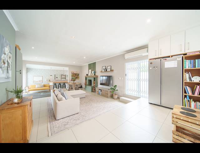 3 BEDROOM HOUSE FOR SALE IN BEACON BAY
